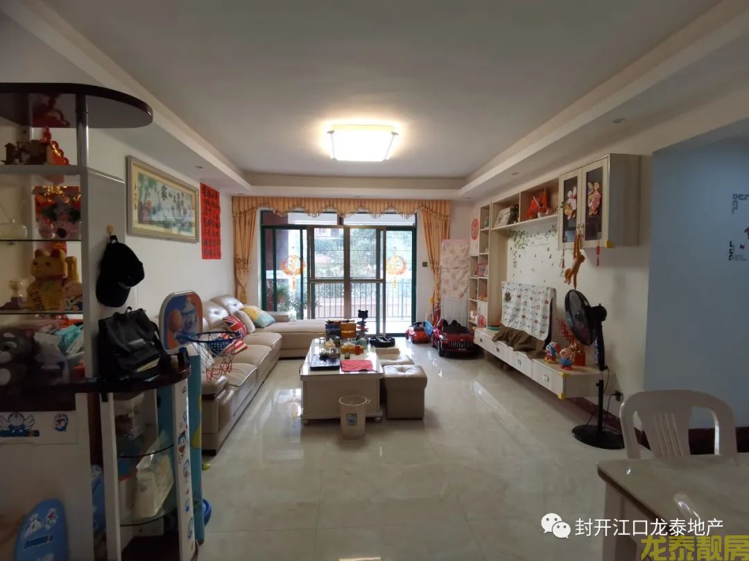 龙泉居3+1户型 送60方露台