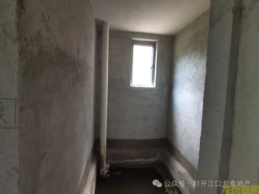 和富花园 毛坯三方二卫 楼层靓