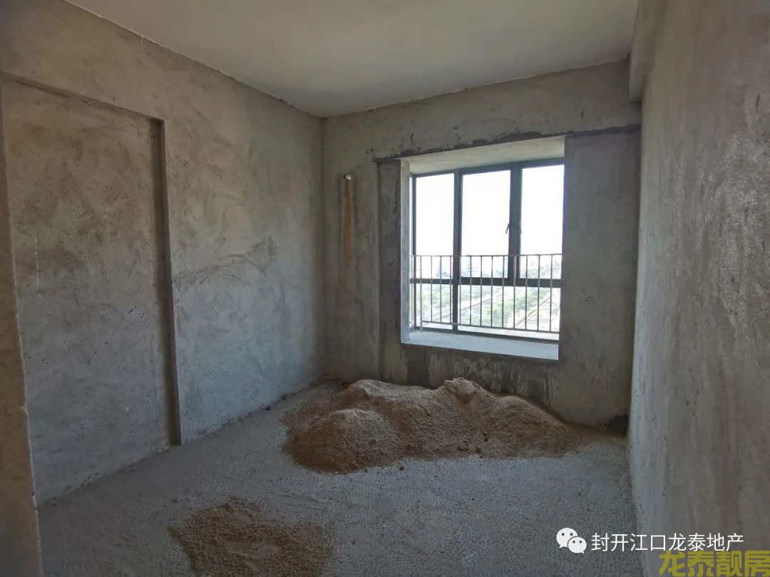 香槟一号南向电梯毛坯8楼