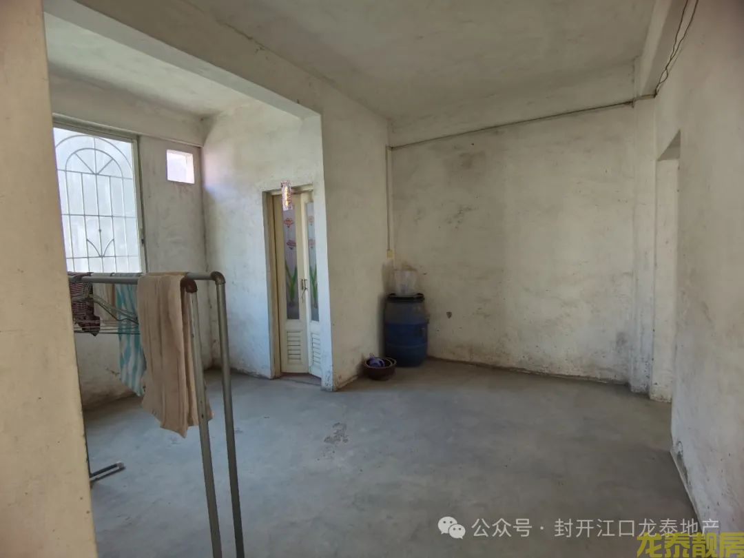 河南自建房三陈半 门前大路宽 