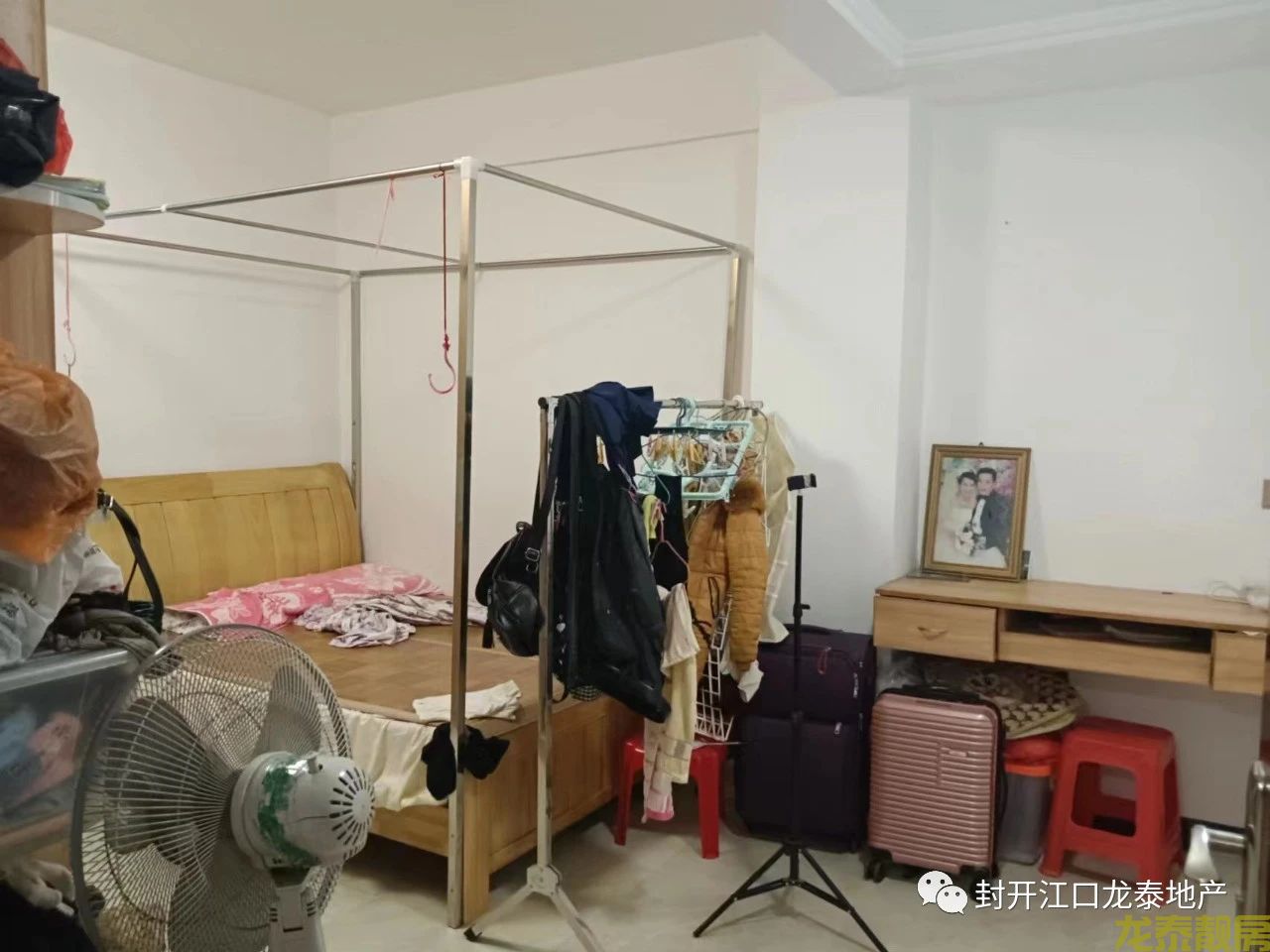 青果场龙山路步梯三楼