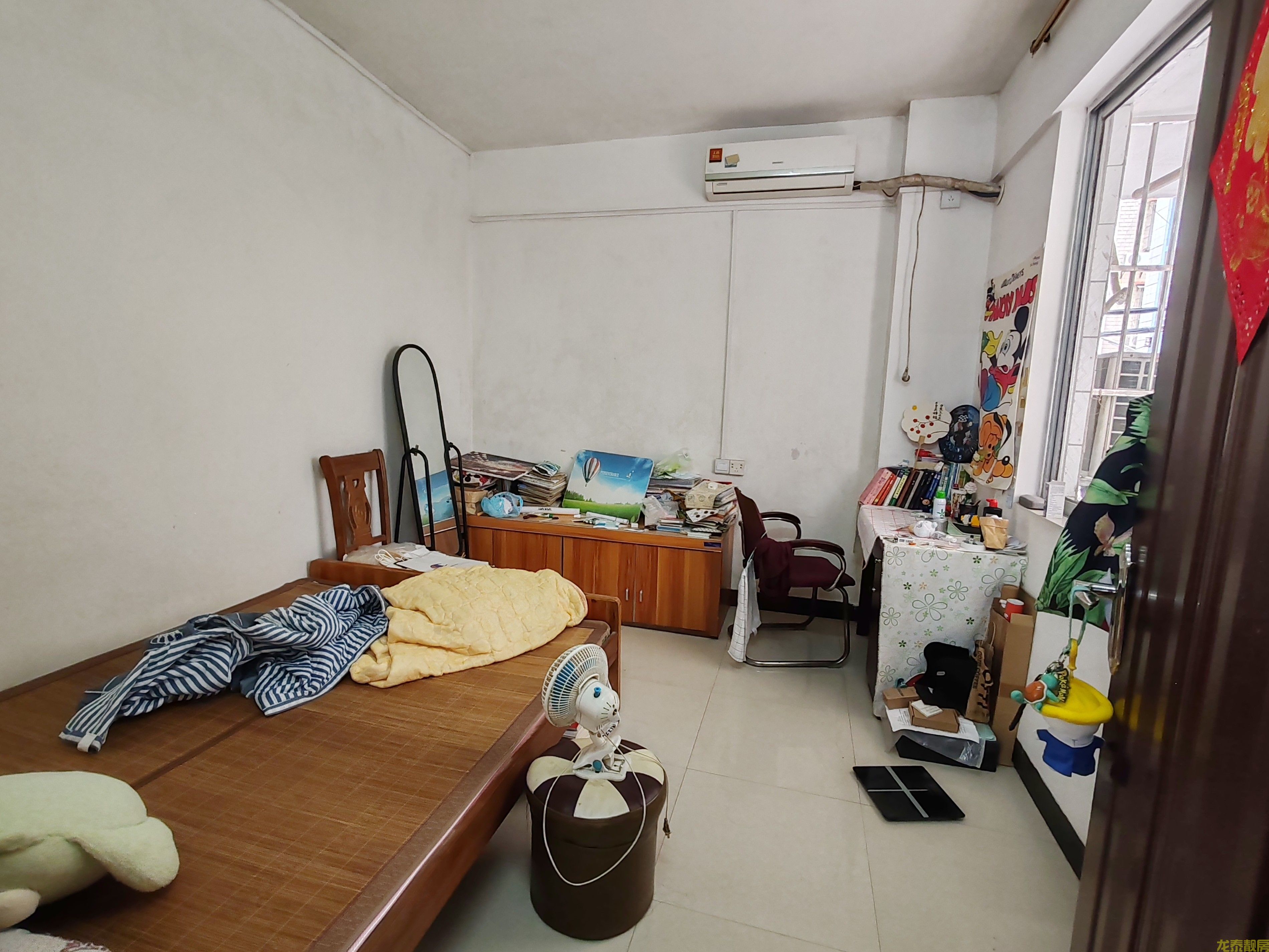 青果场龙山路步梯2楼