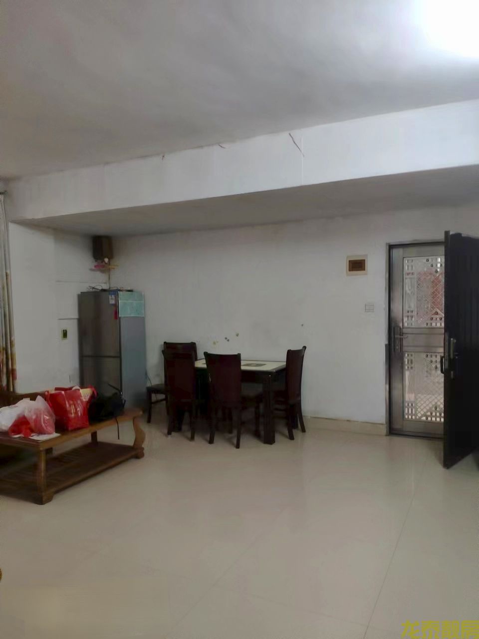 江滨公园附近步梯低楼层
